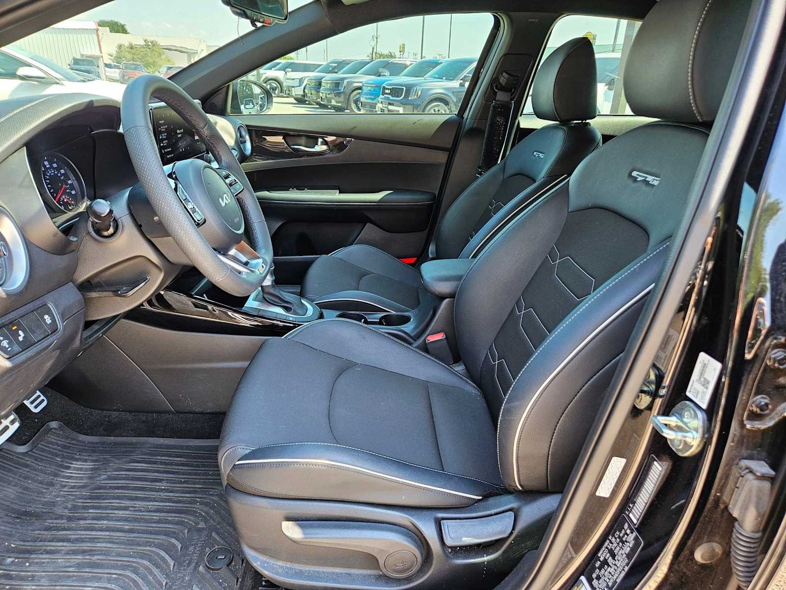Thumbnail: 2023 Kia Forte - 14