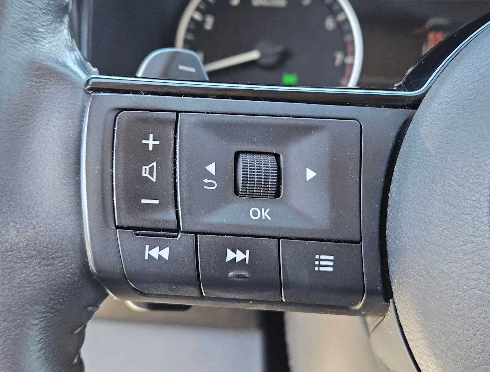 Thumbnail: 2022 Nissan Pathfinder - 17