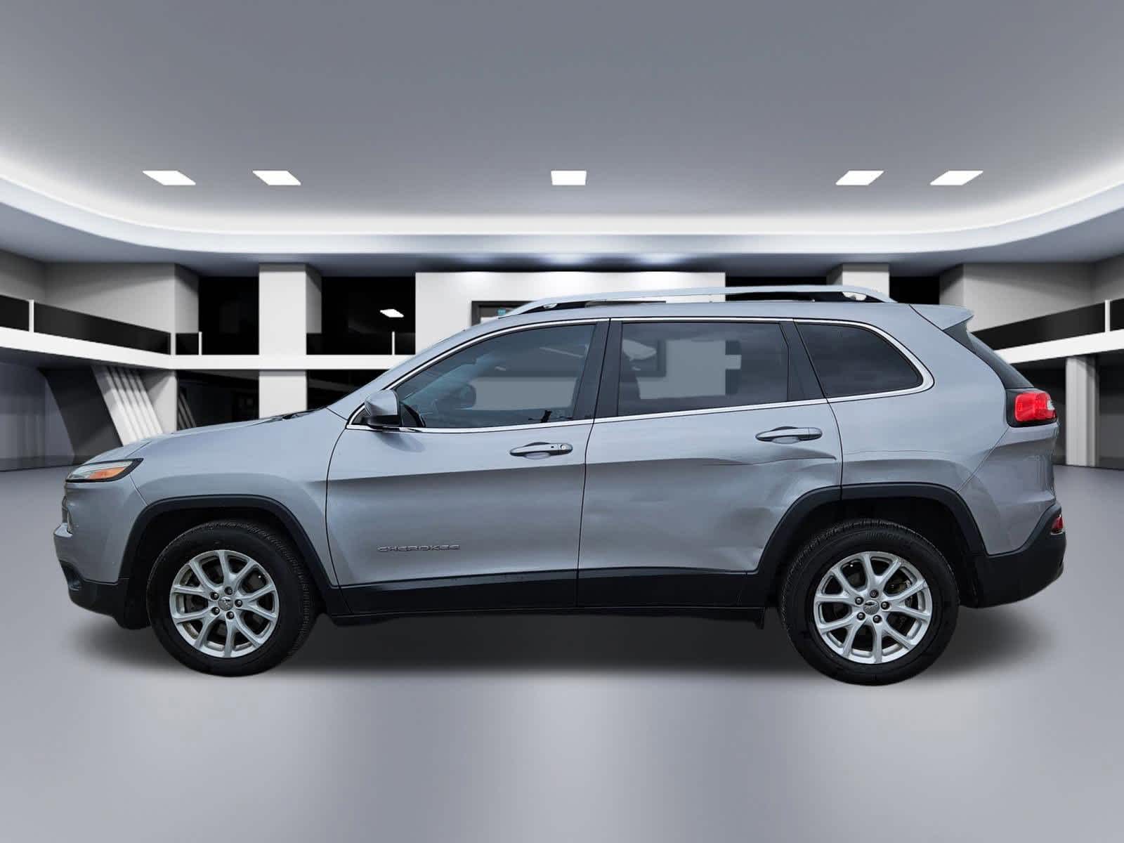 Thumbnail: 2018 Jeep Cherokee - 2