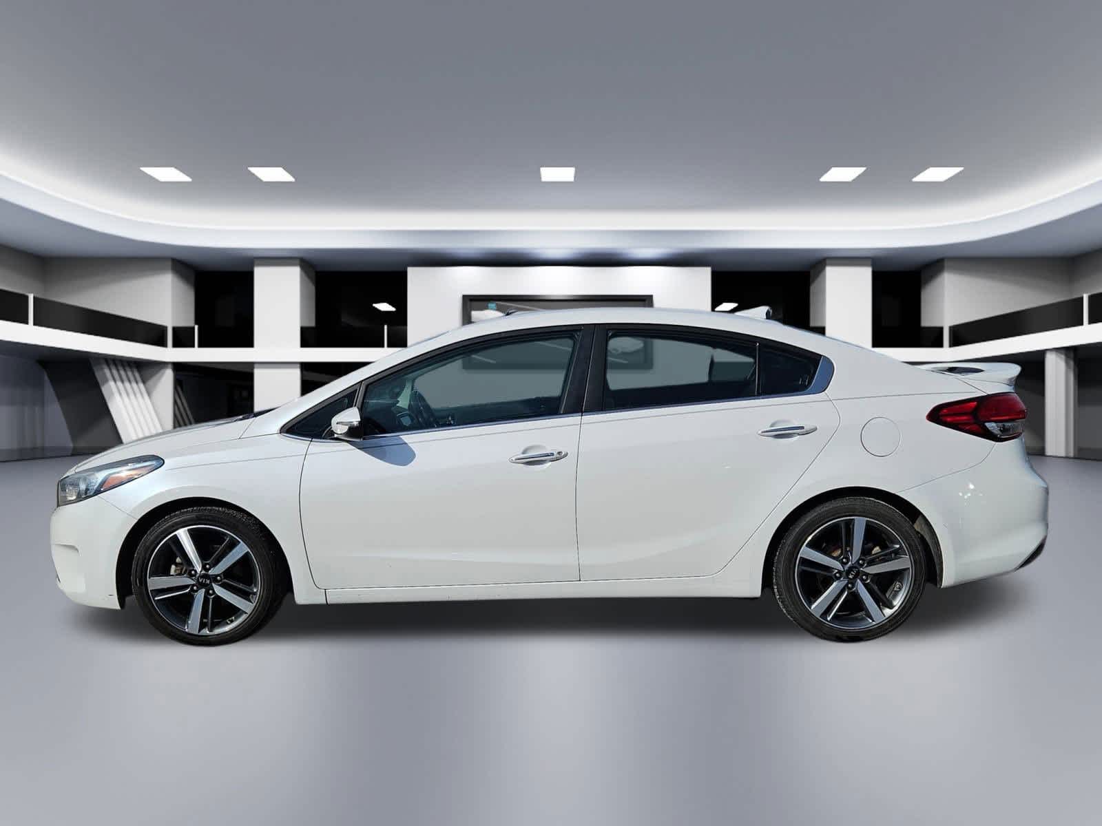 Thumbnail: 2017 Kia Forte - 3