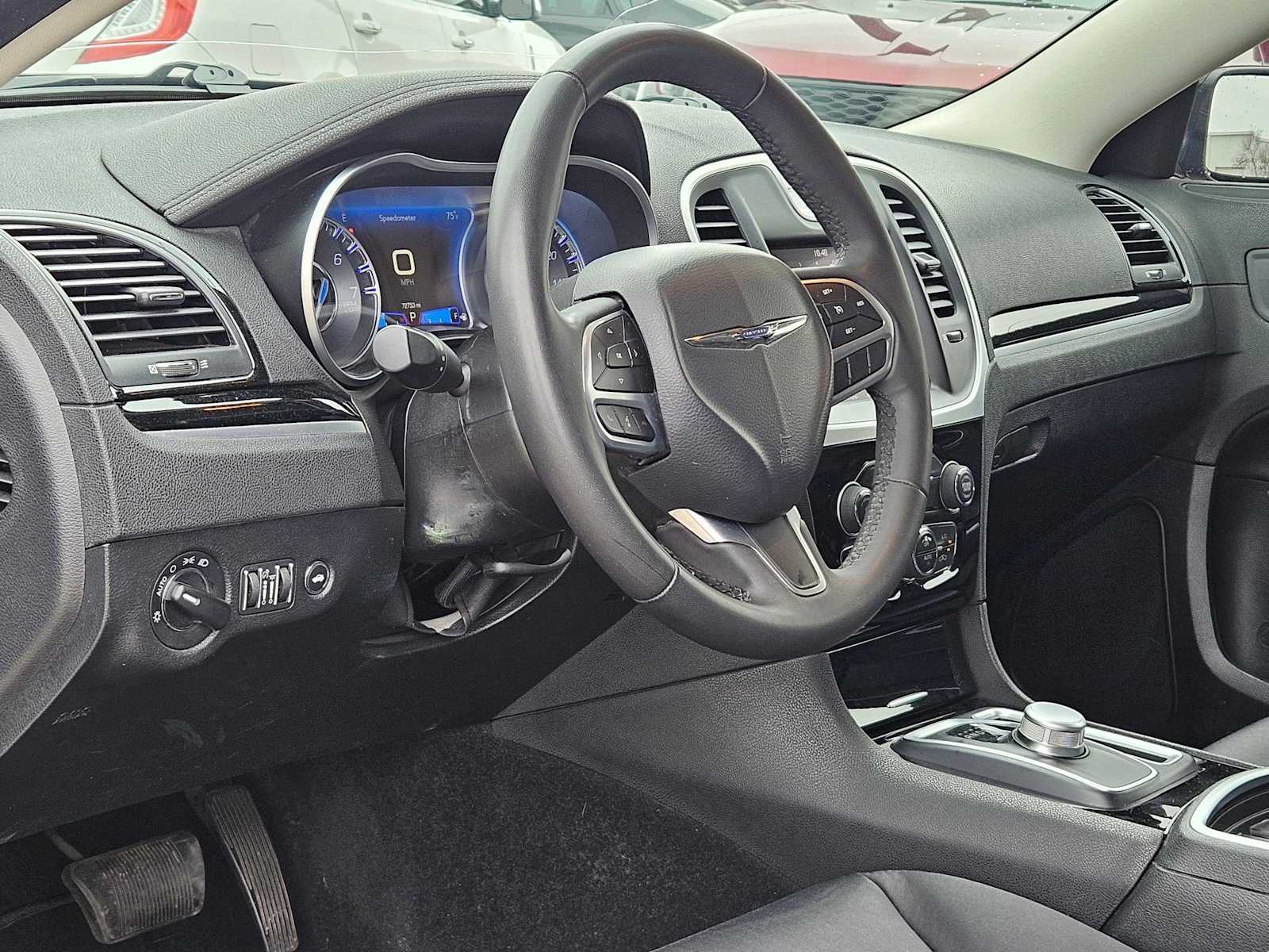 Thumbnail: 2023 Chrysler 300 - 2