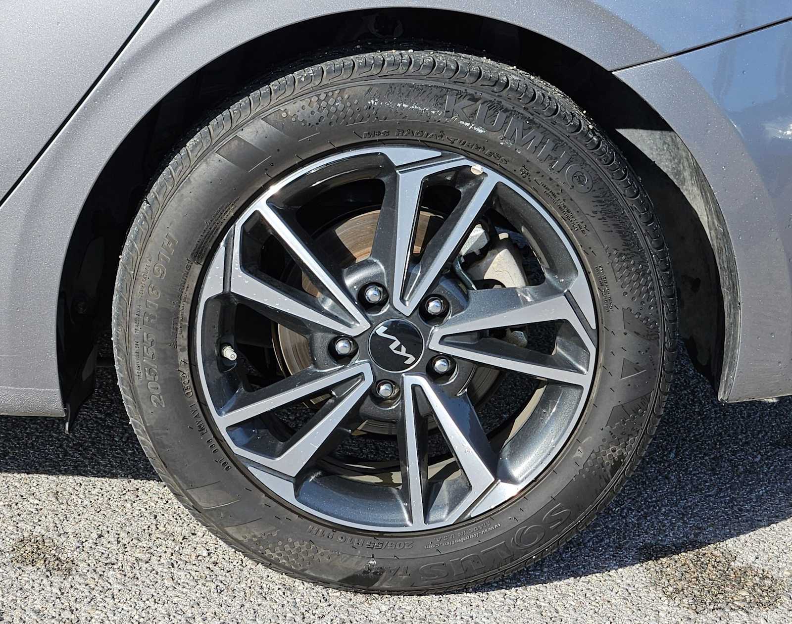 Thumbnail: 2024 Kia Forte - 13