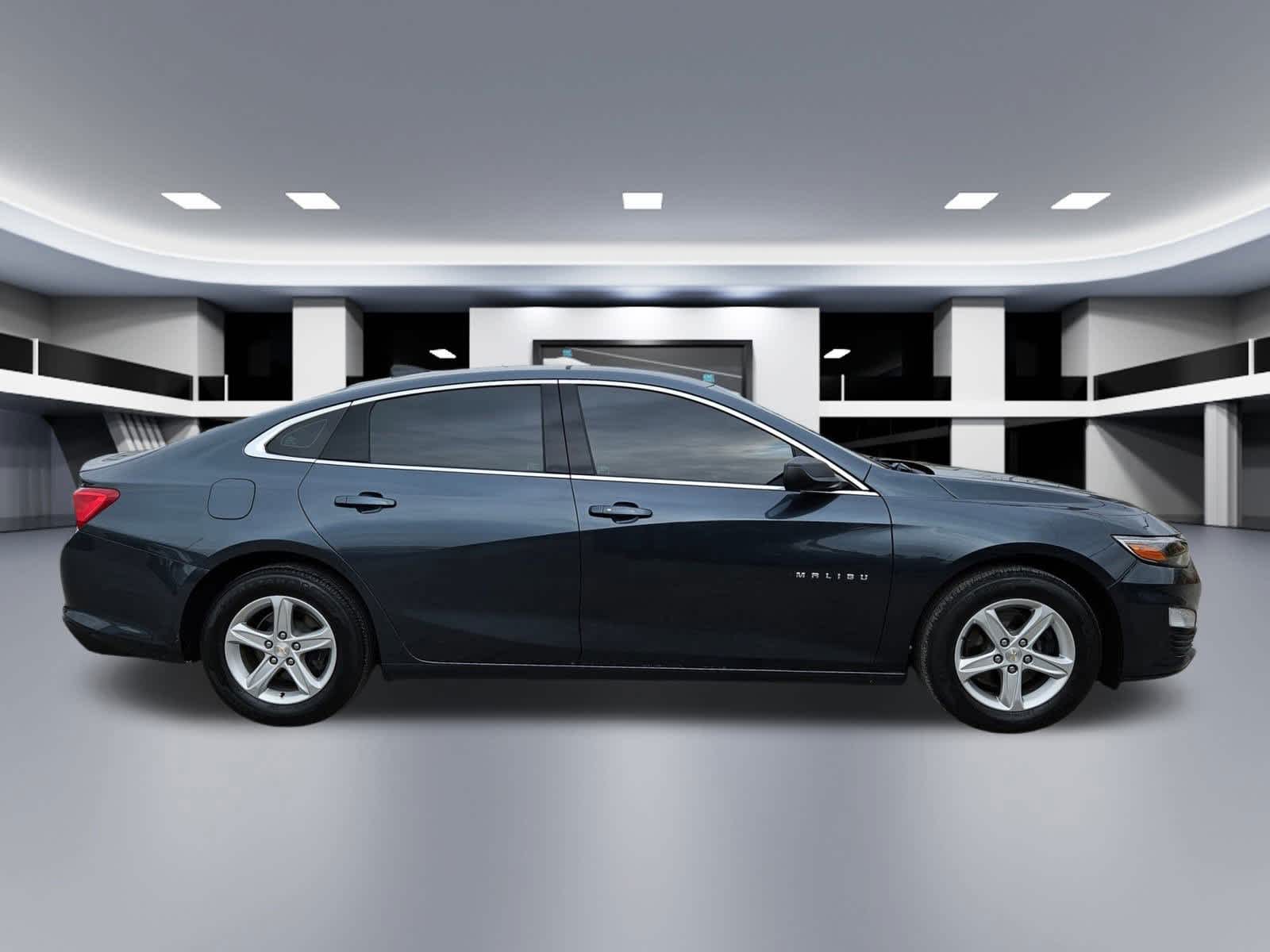 Thumbnail: 2020 Chevrolet Malibu - 7