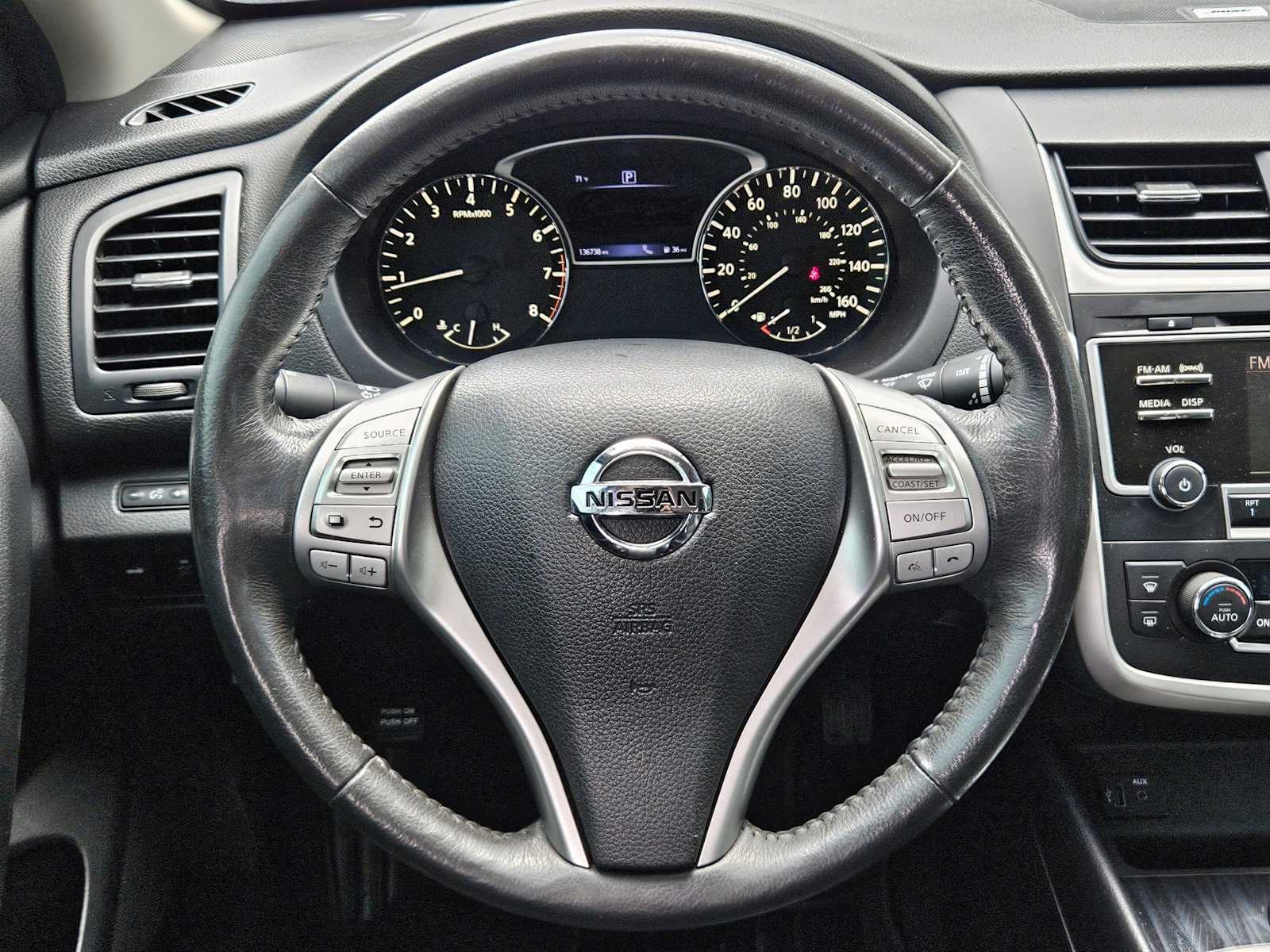 Thumbnail: 2017 Nissan Altima - 18