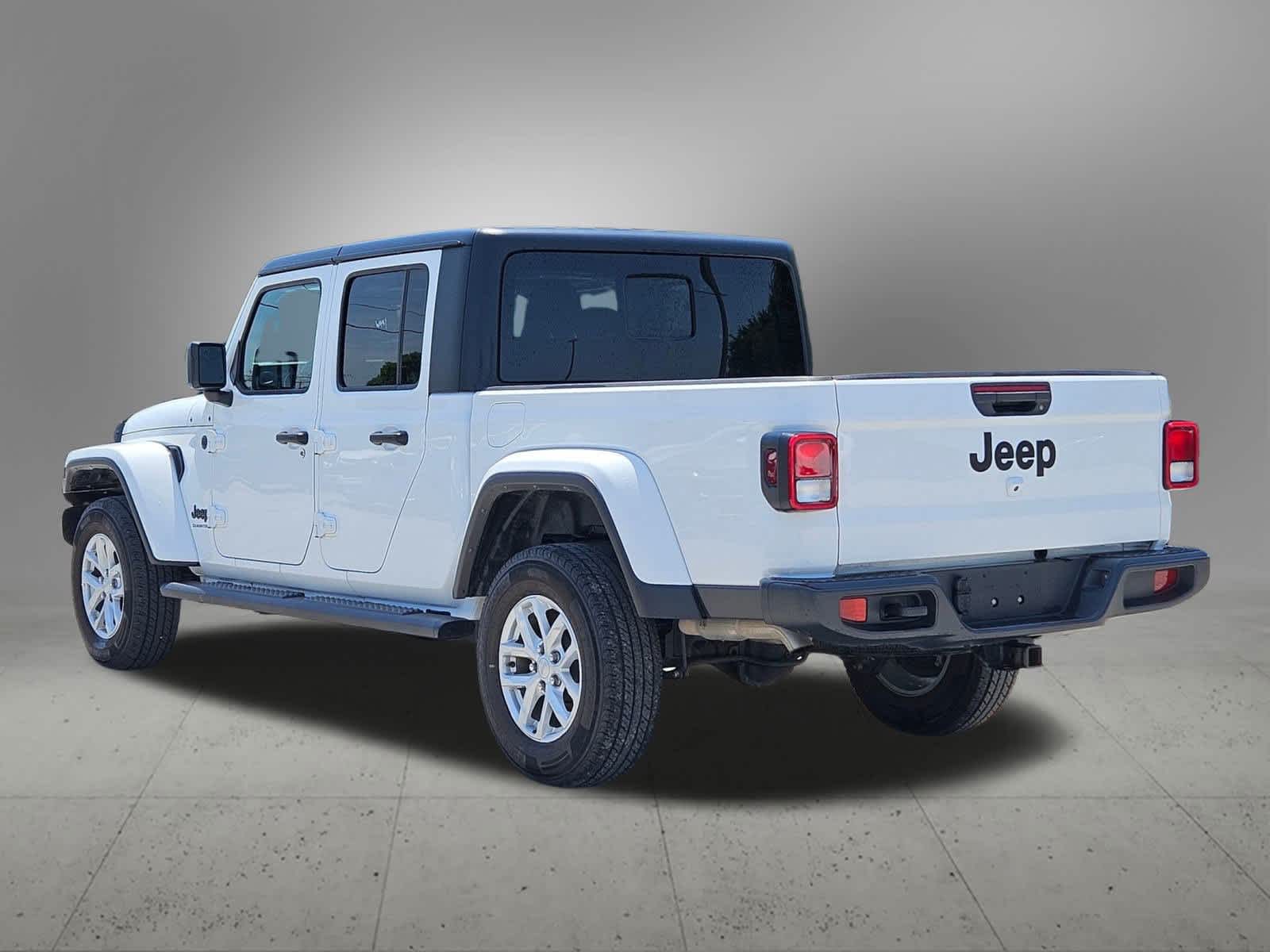 Thumbnail: 2023 Jeep Gladiator - 4
