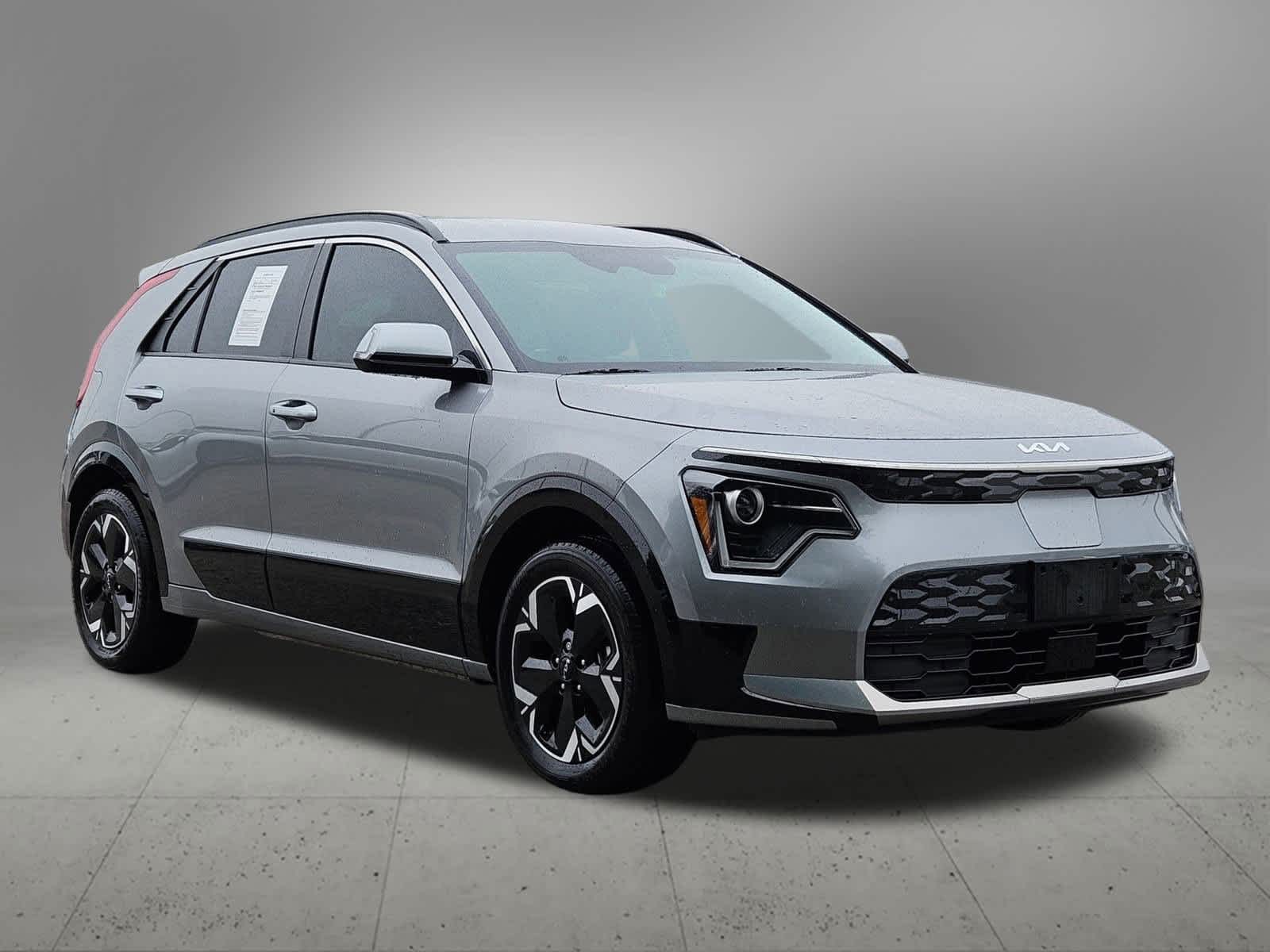 Thumbnail: 2023 Kia Niro - 8