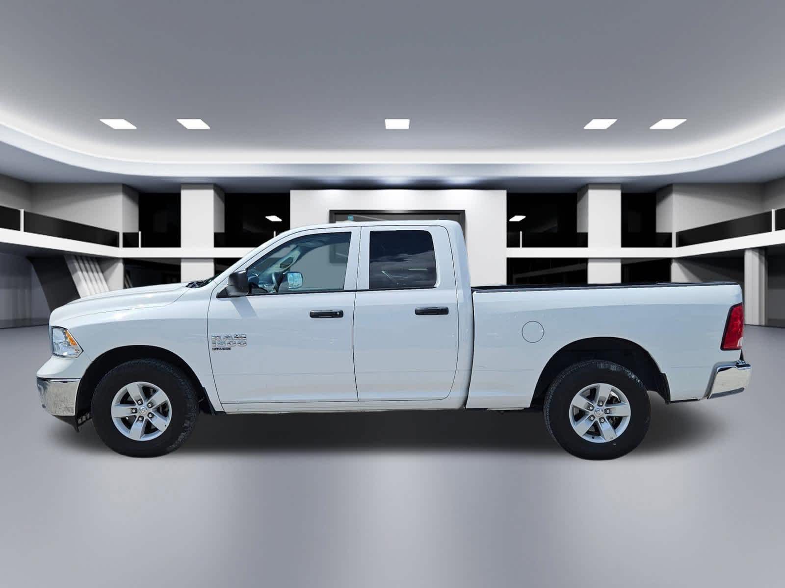 Thumbnail: 2024 RAM 1500 Classic - 3