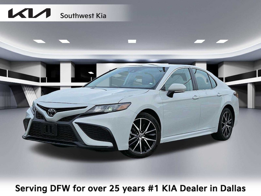 Used 2024 Toyota Camry SE Sedan