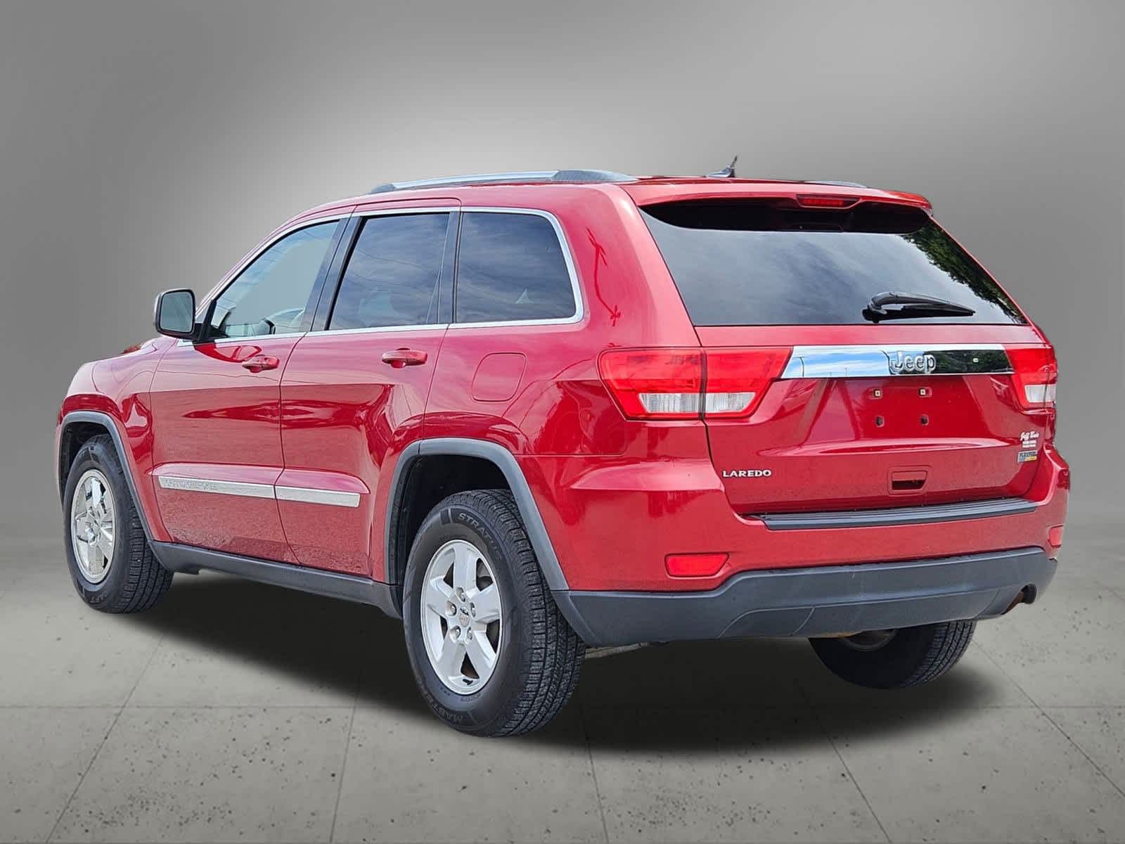 Thumbnail: 2011 Jeep Grand Cherokee - 4