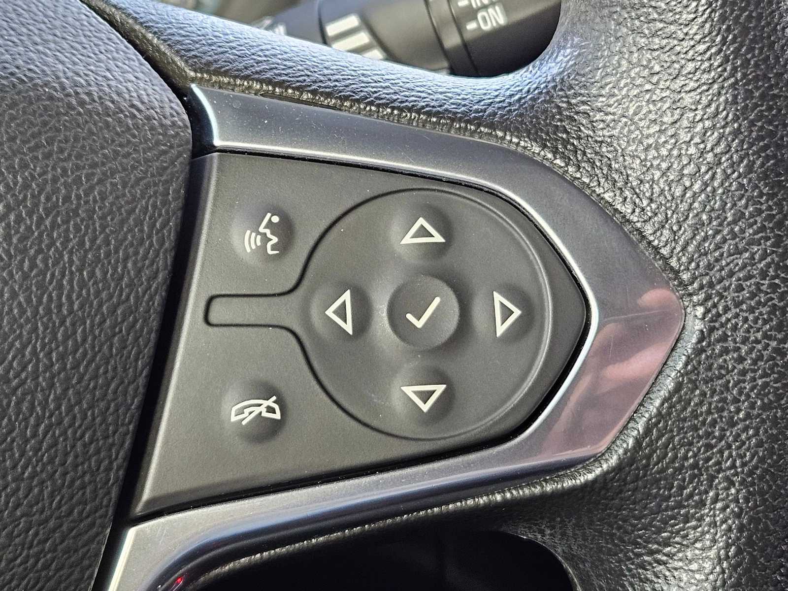 Thumbnail: 2020 Chevrolet Traverse - 25