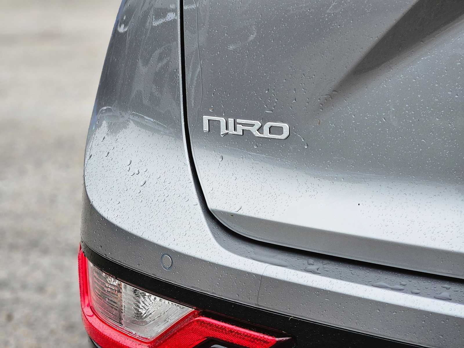 Thumbnail: 2023 Kia Niro - 13