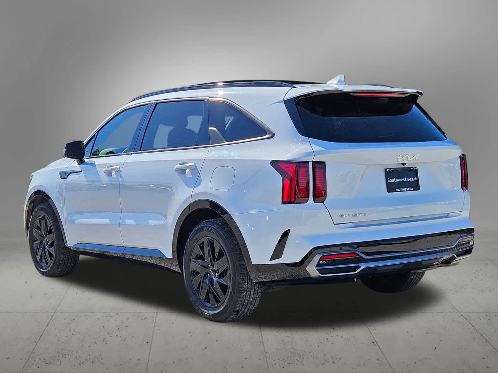Thumbnail: 2023 Kia Sorento - 3