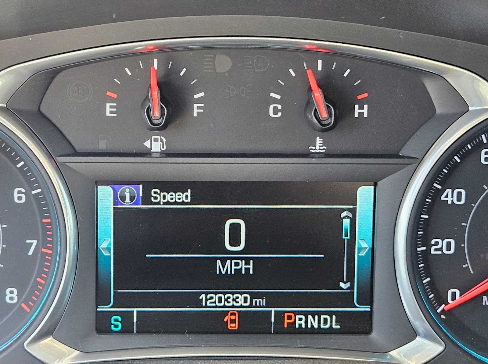 Thumbnail: 2018 Chevrolet Traverse - 31