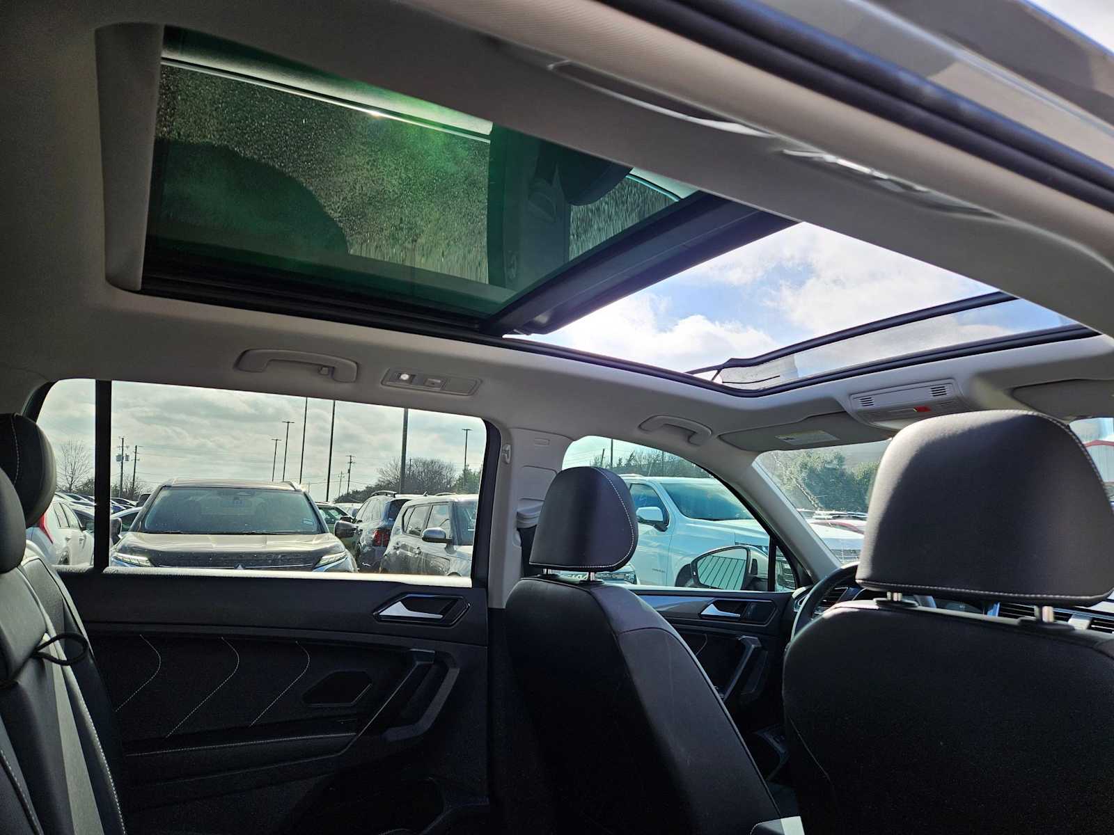 Thumbnail: 2023 Volkswagen Tiguan - 19