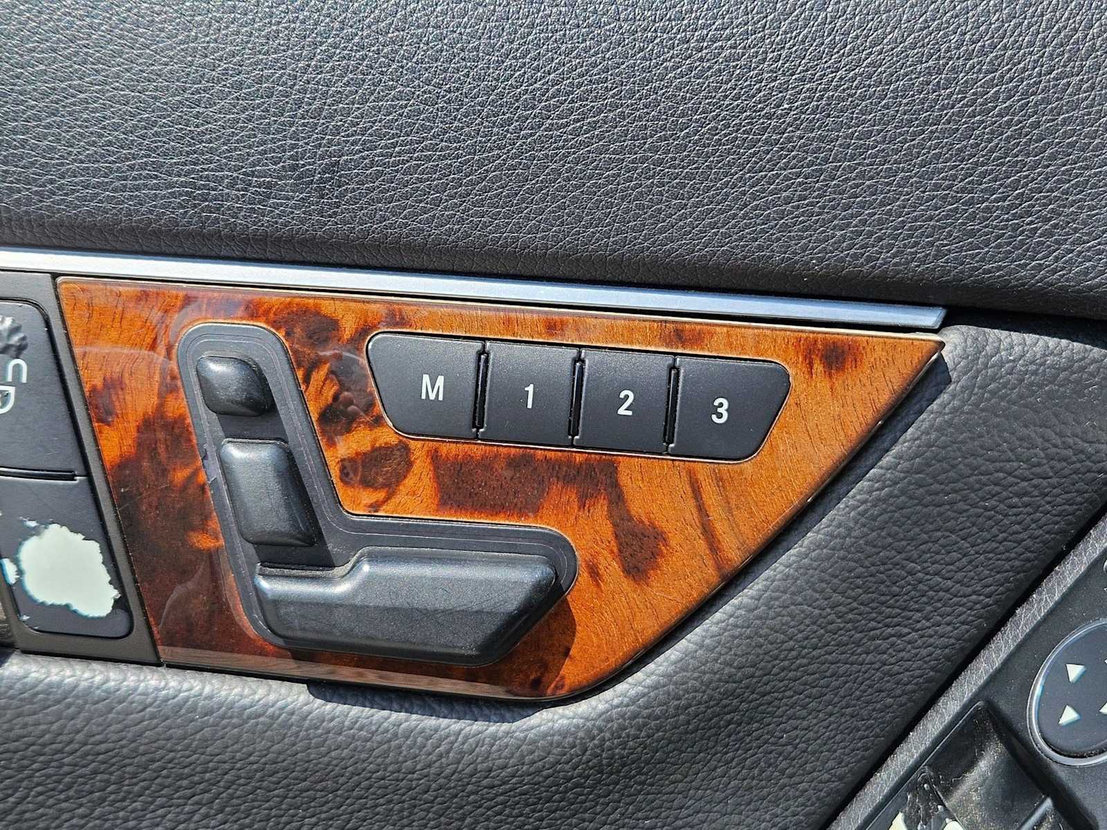 Thumbnail: 2013 Mercedes-Benz C-Class - 14