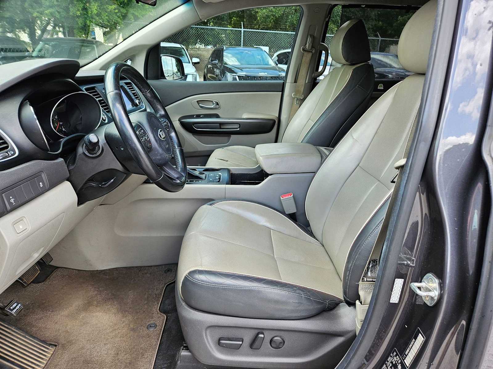 Thumbnail: 2017 Kia Sedona - 13