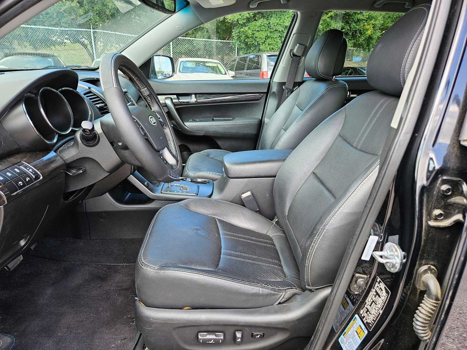 Thumbnail: 2012 Kia Sorento - 15