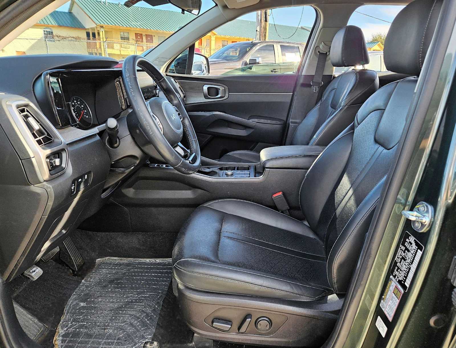 Thumbnail: 2022 Kia Sorento - 13