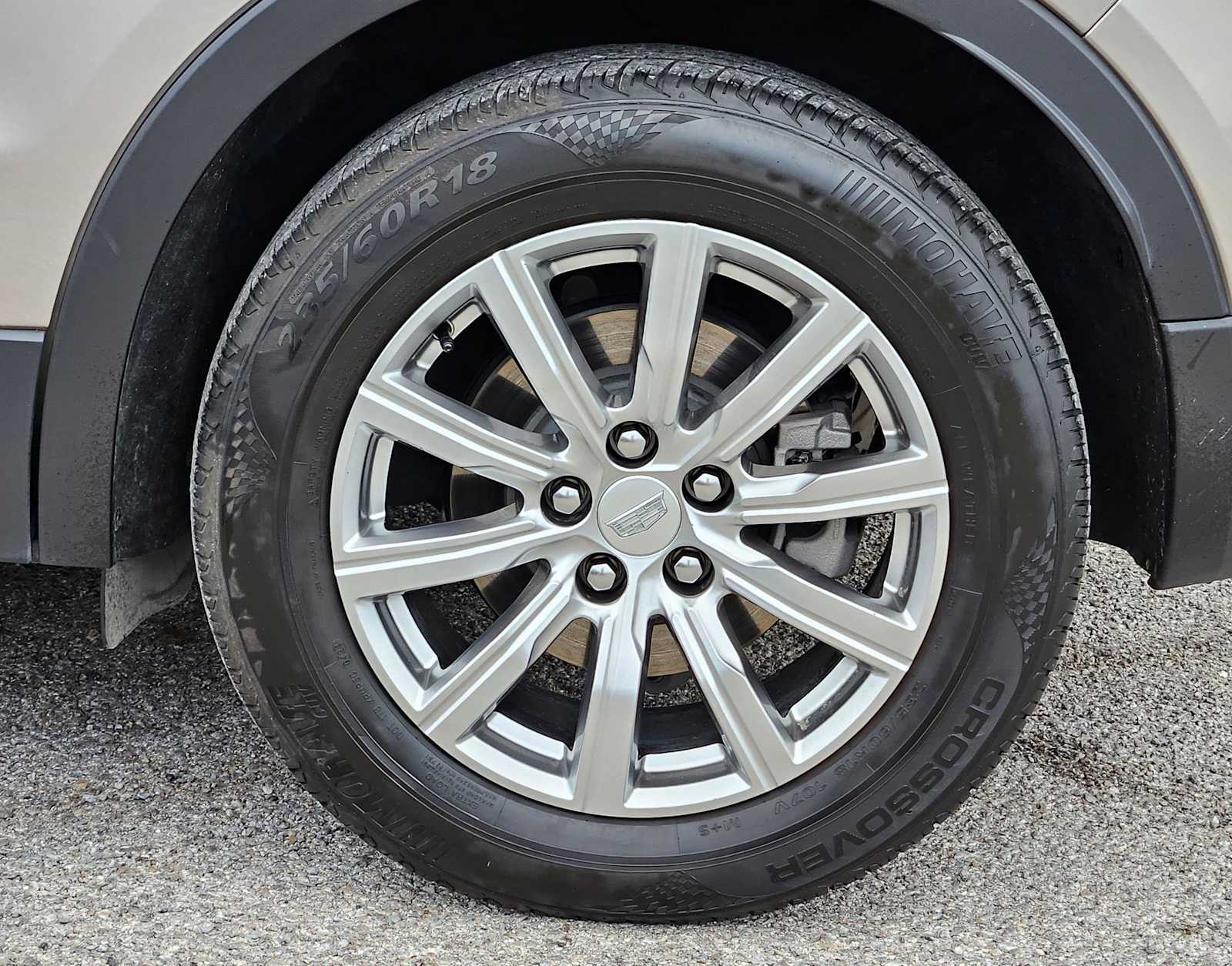 Thumbnail: 2023 Cadillac XT4 - 13