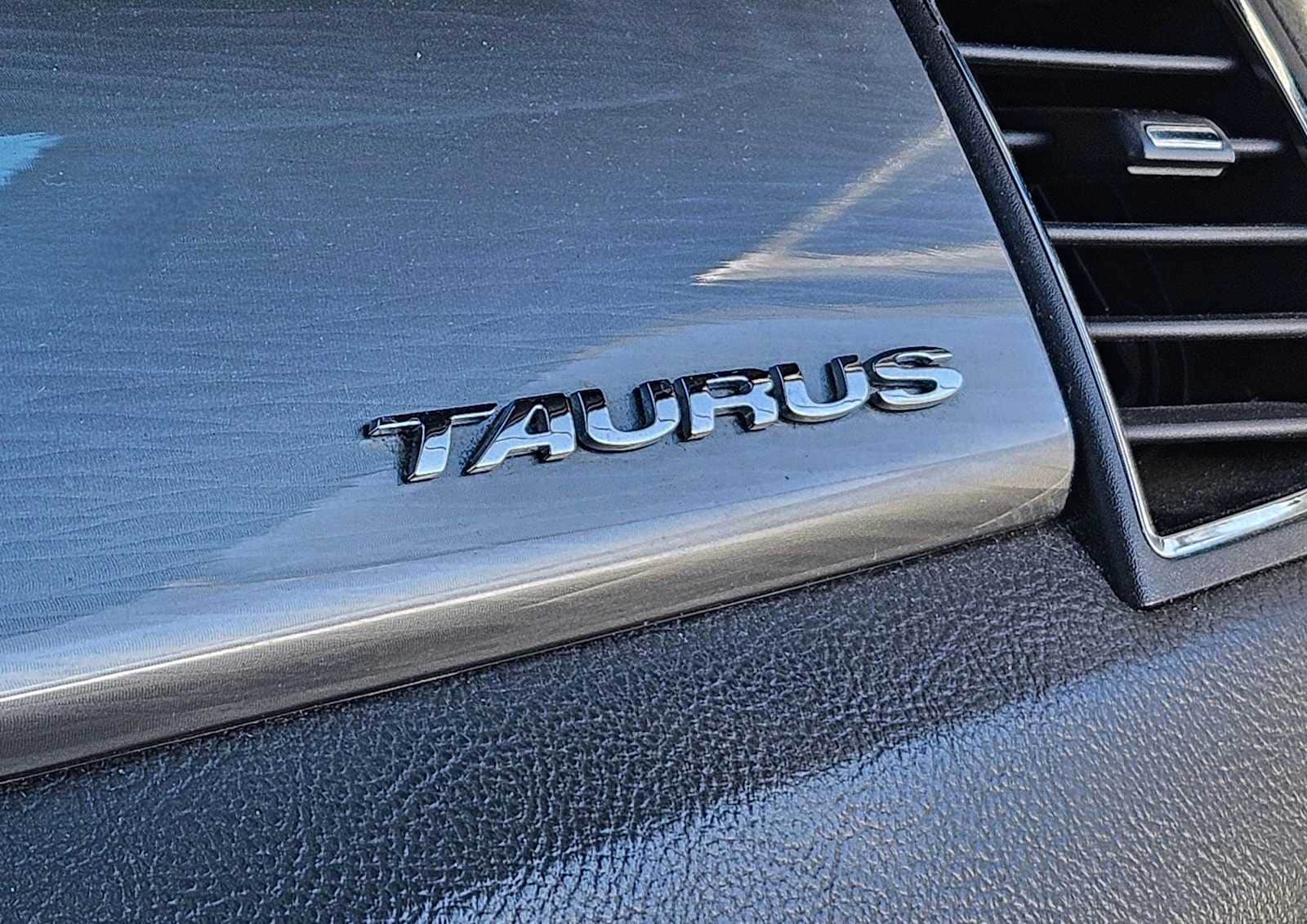 Thumbnail: 2014 Ford Taurus - 20