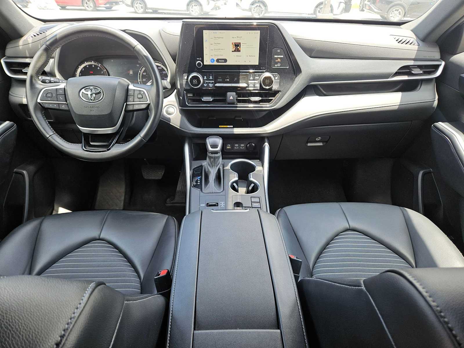 Thumbnail: 2024 Toyota Highlander - 16