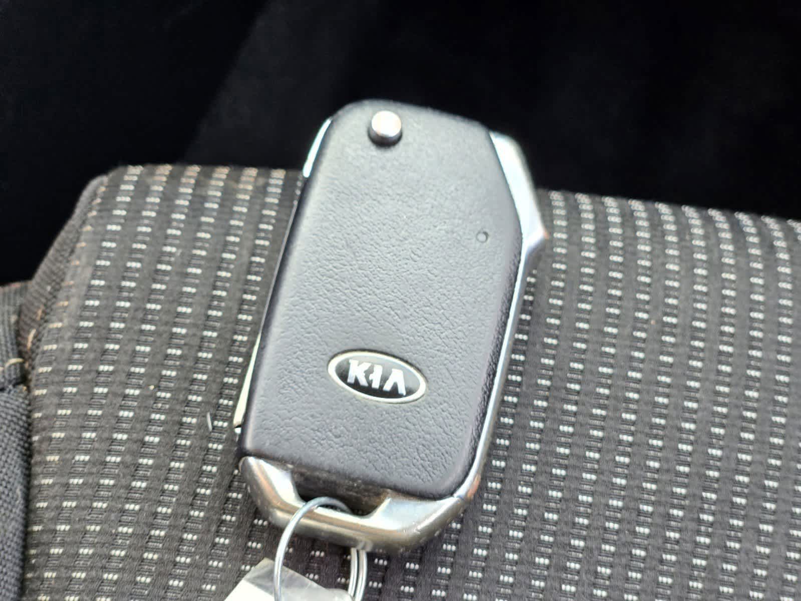 Thumbnail: 2020 Kia Forte - 32