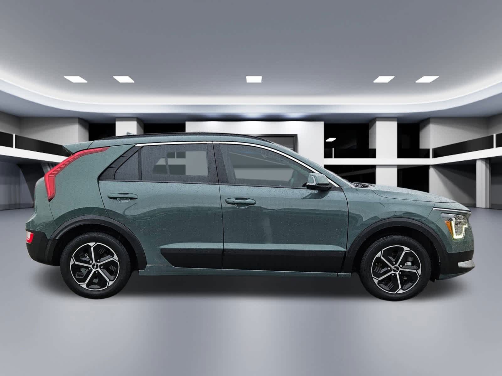 Thumbnail: 2023 Kia Niro - 6