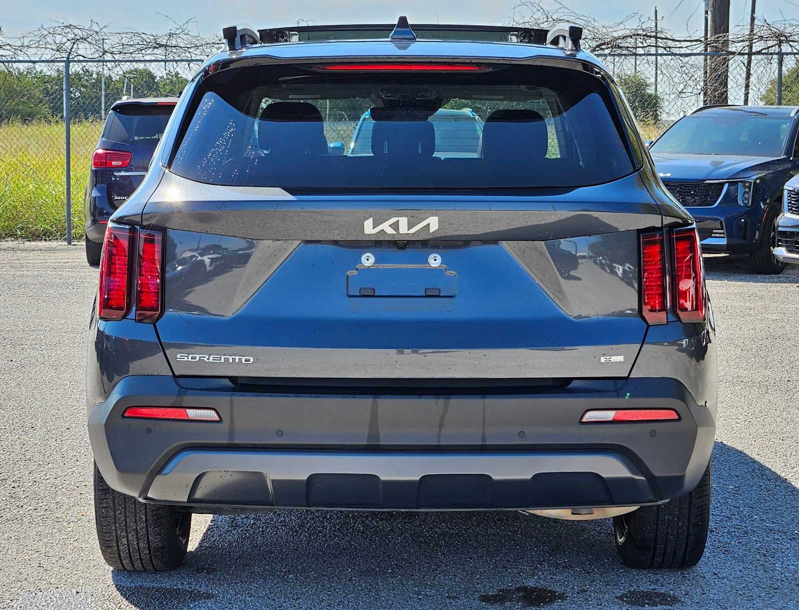 Thumbnail: 2023 Kia Sorento - 4