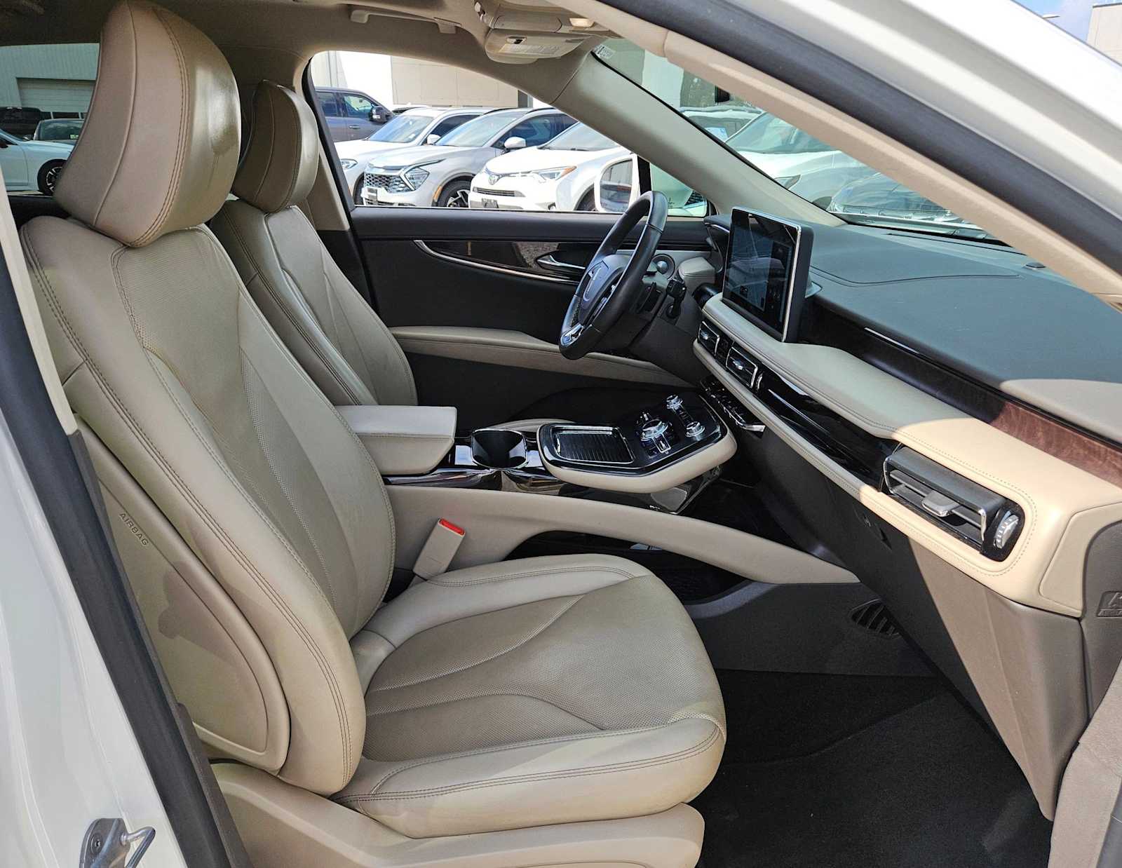 Thumbnail: 2022 Lincoln Nautilus - 23