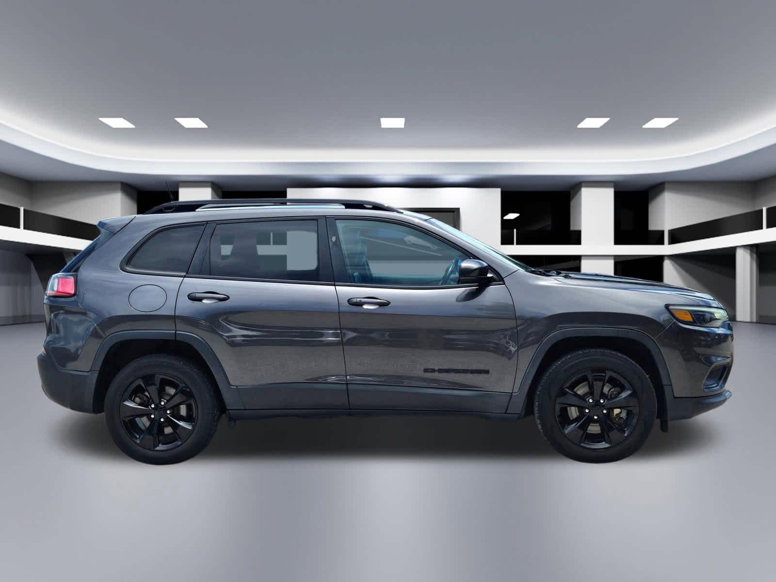 Thumbnail: 2019 Jeep Cherokee - 7