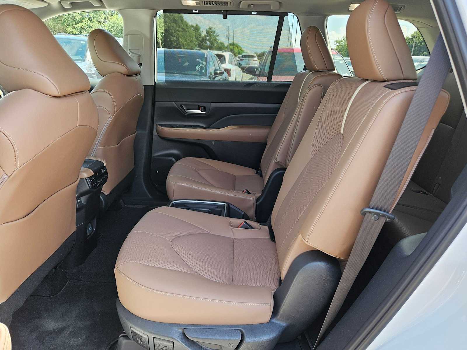Thumbnail: 2026 Toyota Grand Highlander - 18