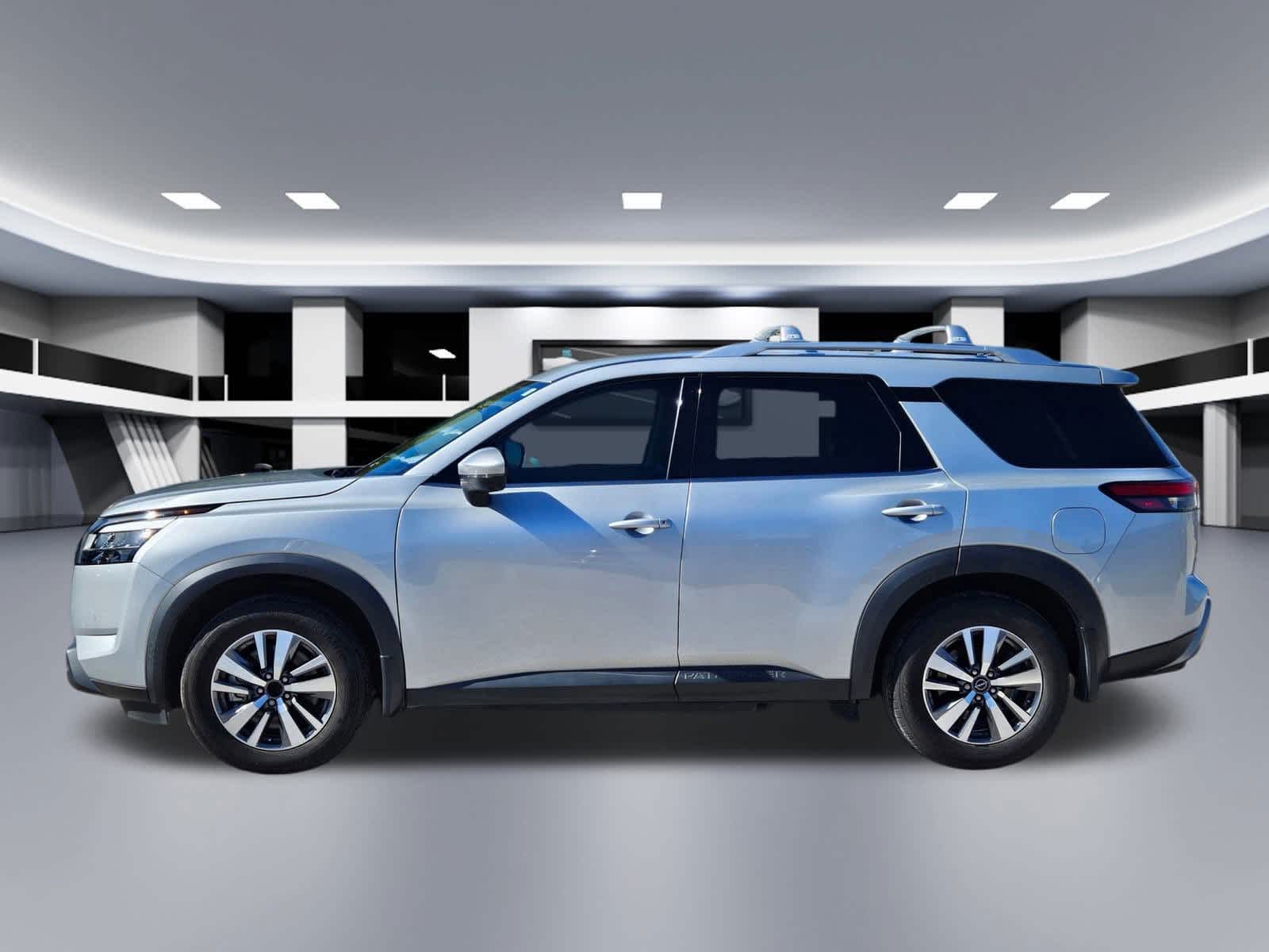 Thumbnail: 2022 Nissan Pathfinder - 2