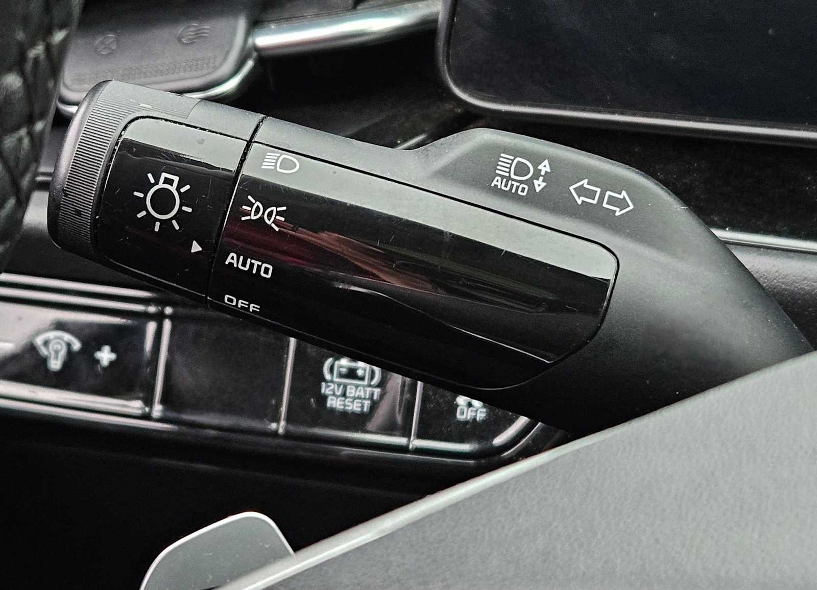 Thumbnail: 2023 Kia Niro - 15