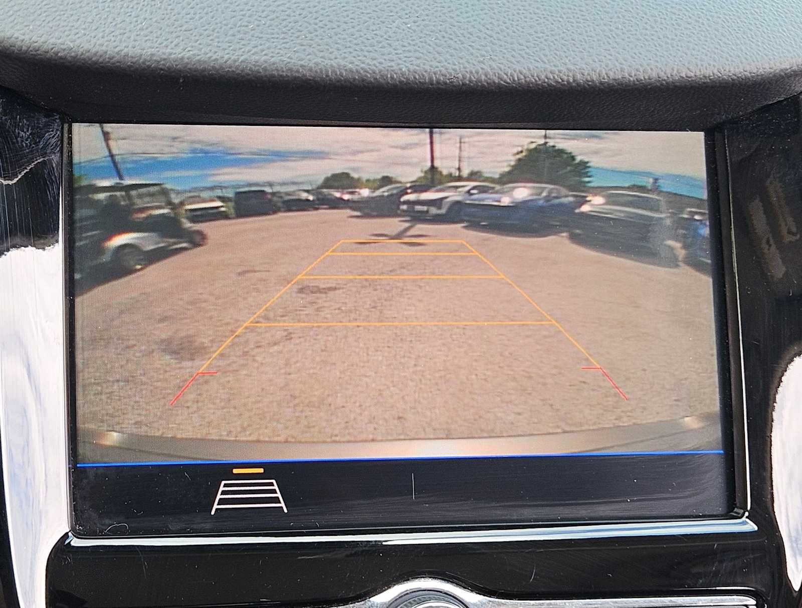 Thumbnail: 2021 Chevrolet Trax - 21