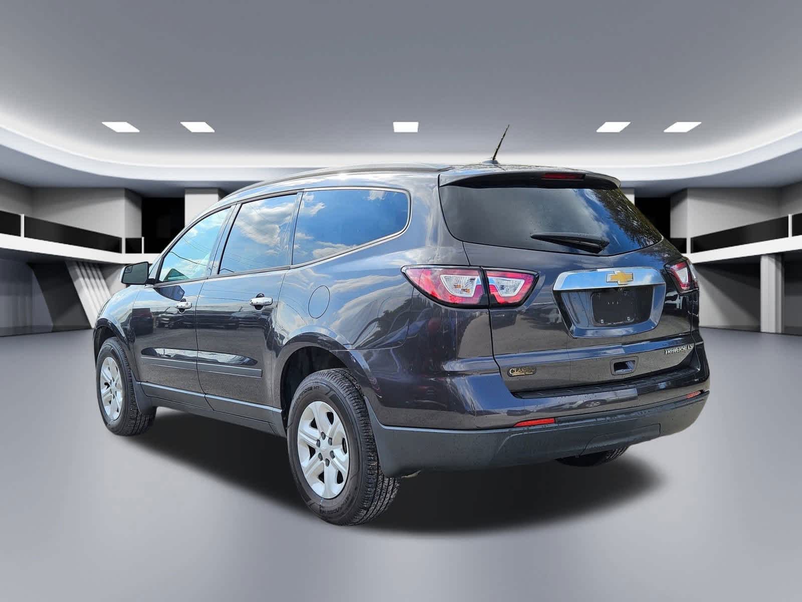 Thumbnail: 2014 Chevrolet Traverse - 4