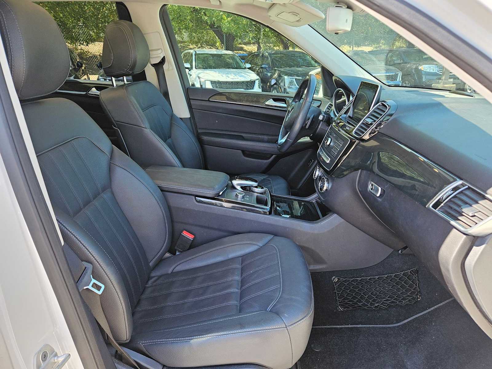 Thumbnail: 2016 Mercedes-Benz GLE - 21