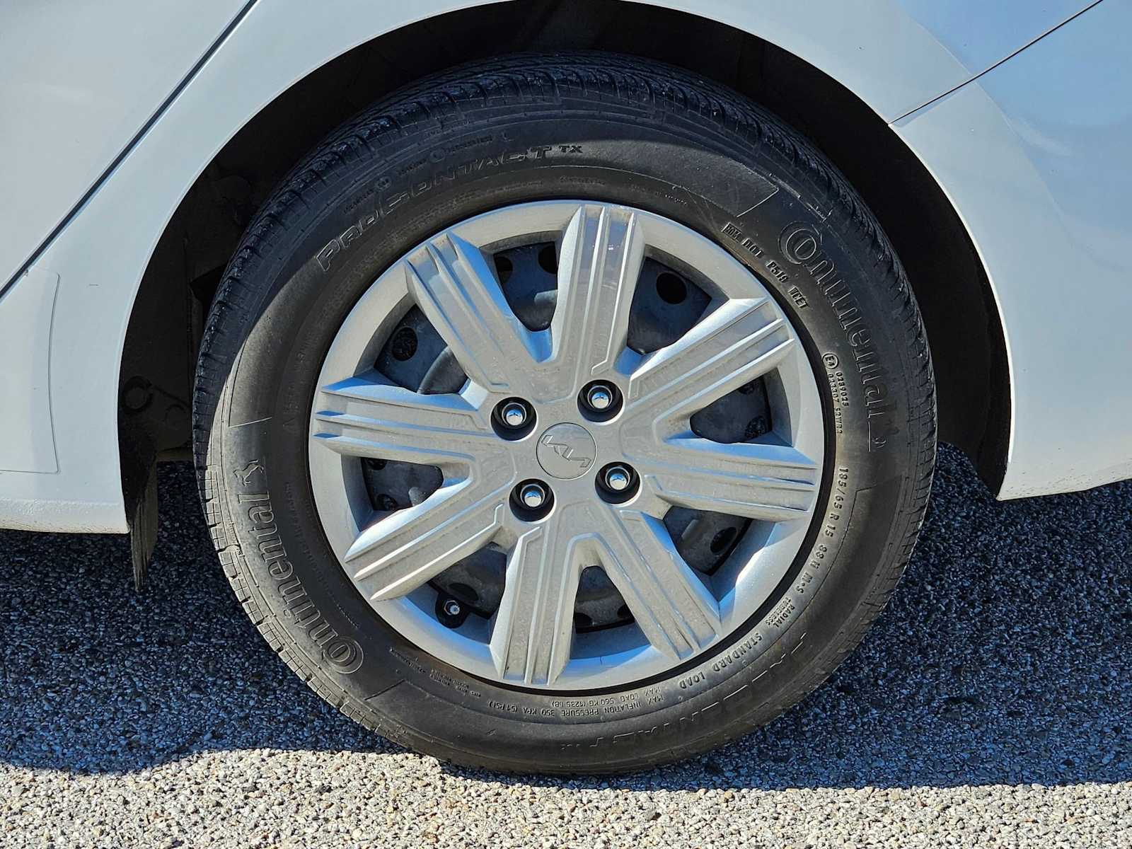 Thumbnail: 2023 Kia Rio - 14