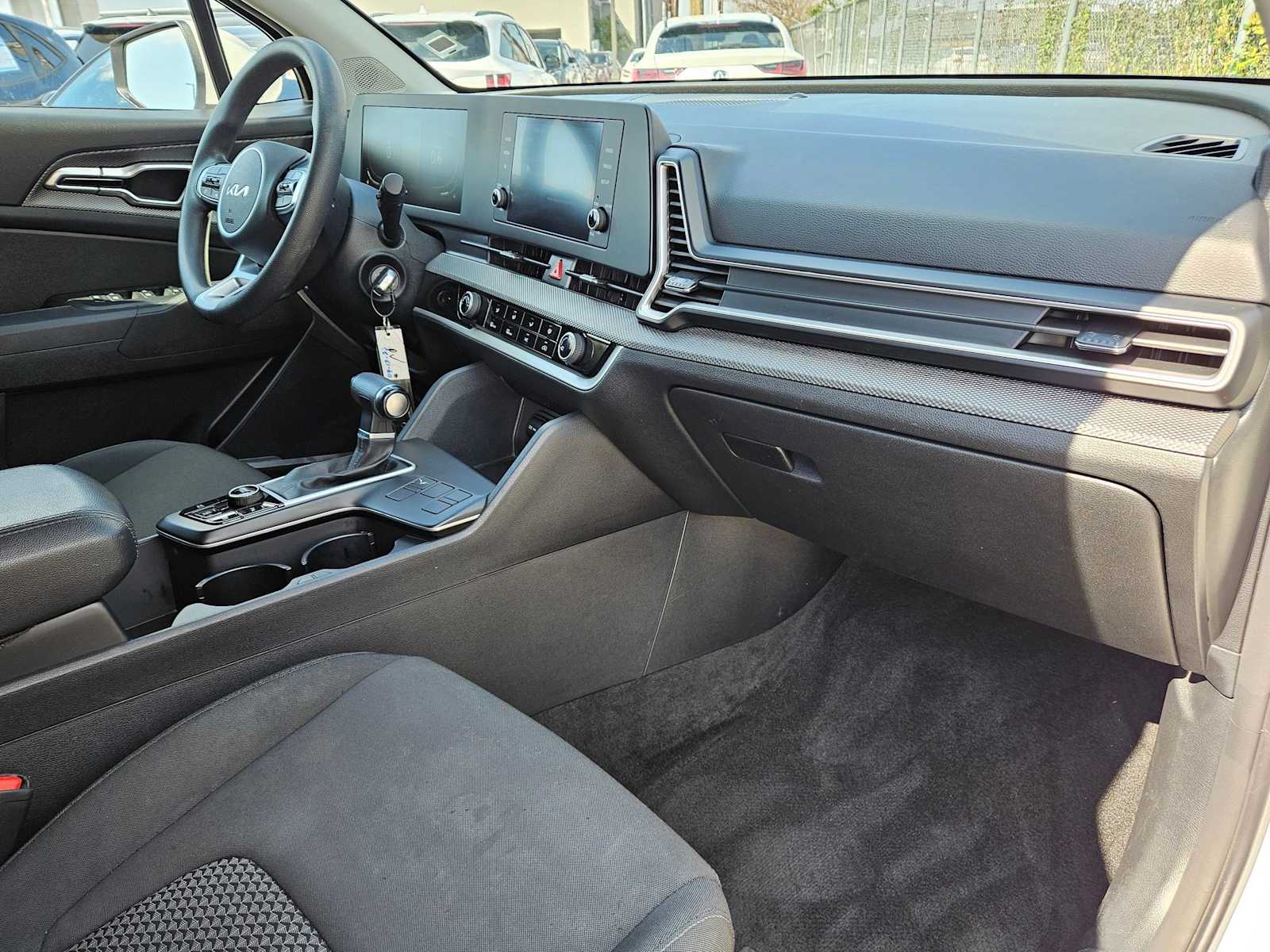 Thumbnail: 2023 Kia Sportage - 22