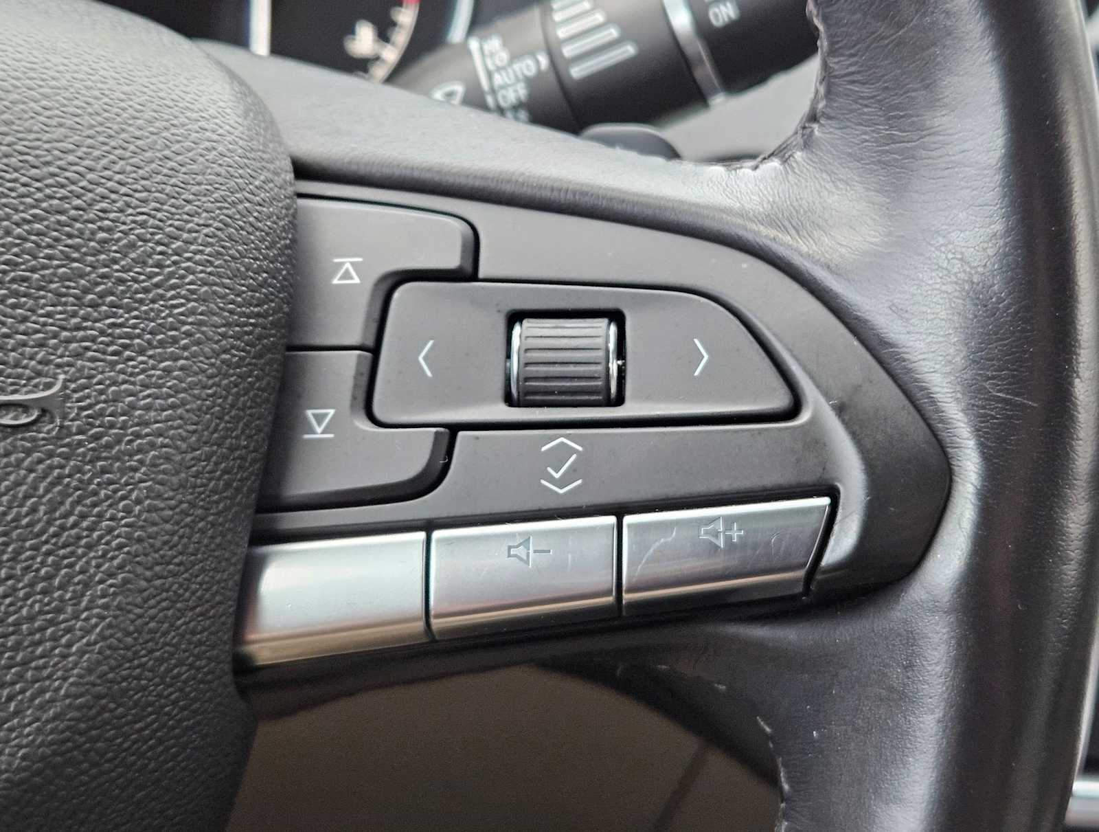 Thumbnail: 2023 Cadillac XT4 - 24