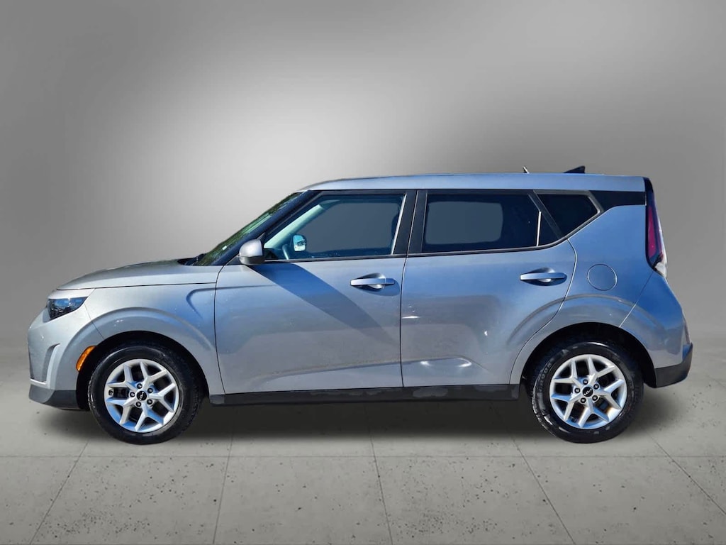 Used 2023 Kia Soul LX Hatchback