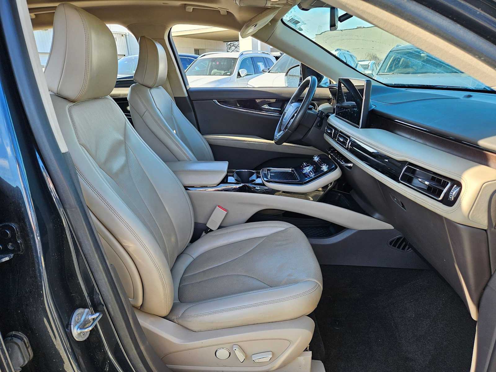 Thumbnail: 2022 Lincoln Nautilus - 21