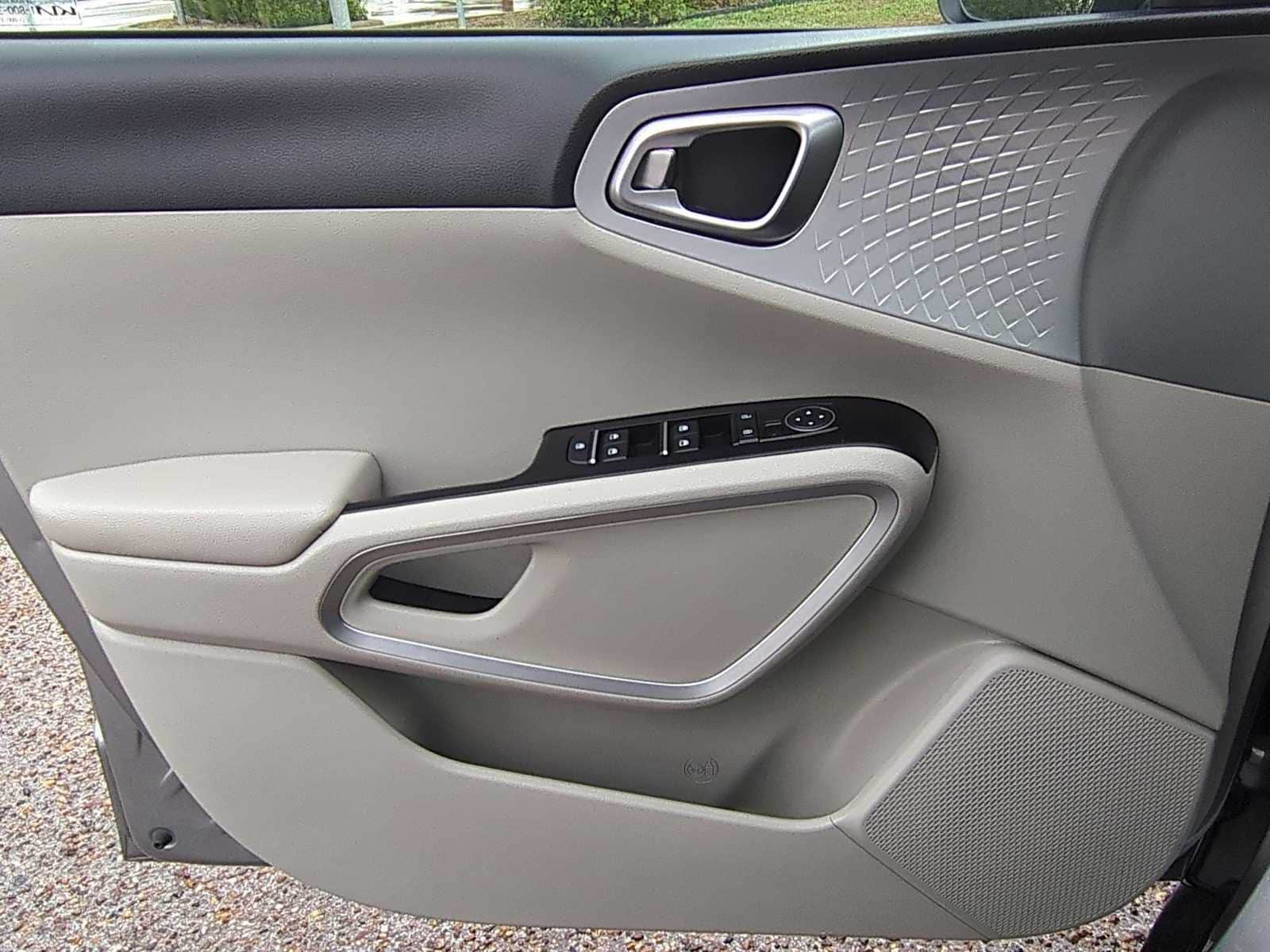 Thumbnail: 2023 Kia Soul - 20