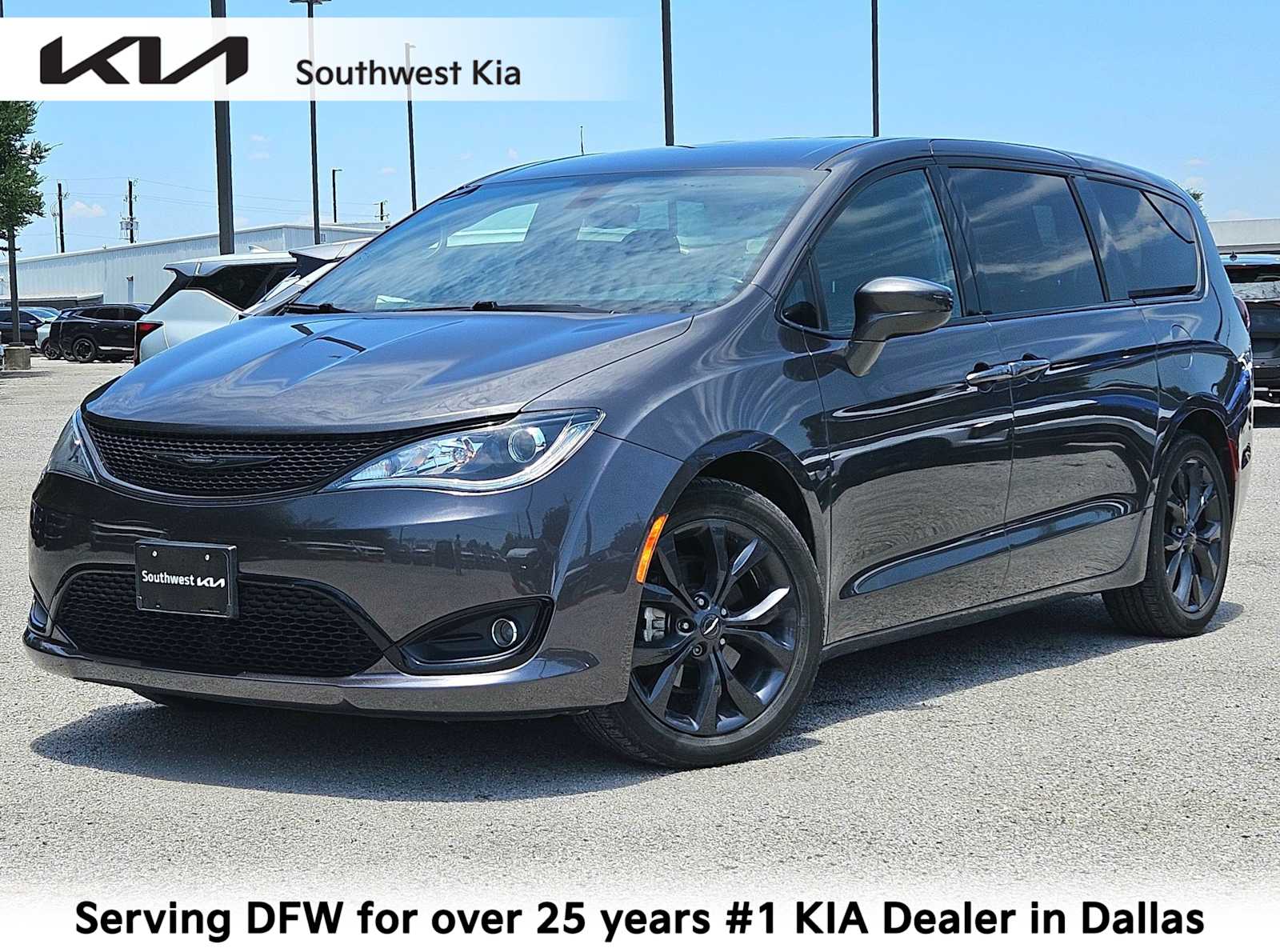2020 Chrysler Pacifica Touring -
                  Dallas, TX