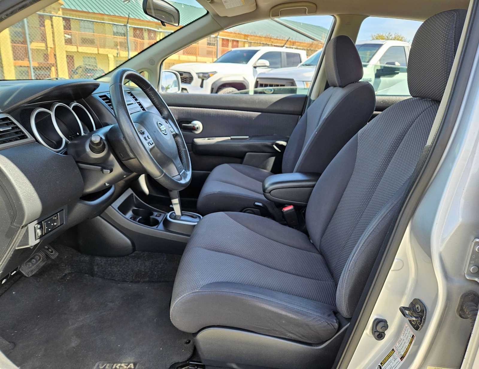 Thumbnail: 2009 Nissan Versa - 15