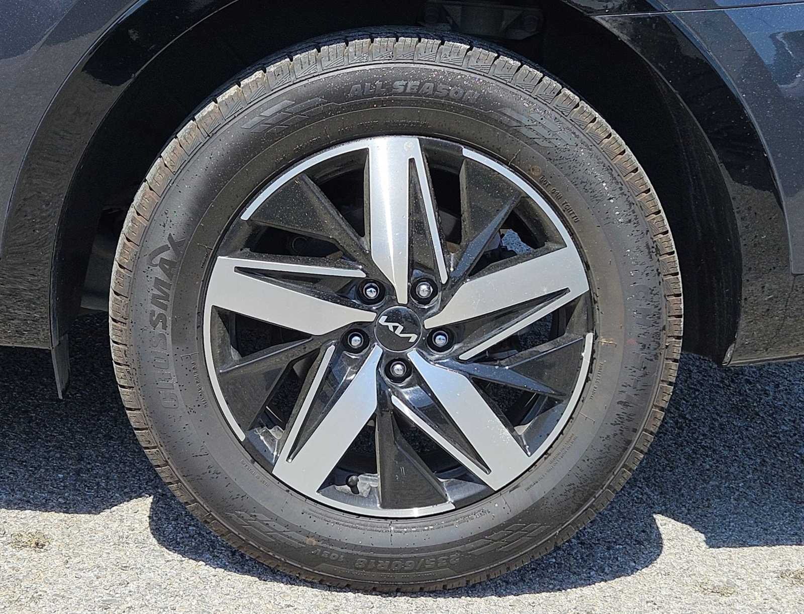 Thumbnail: 2023 Kia Sorento - 12