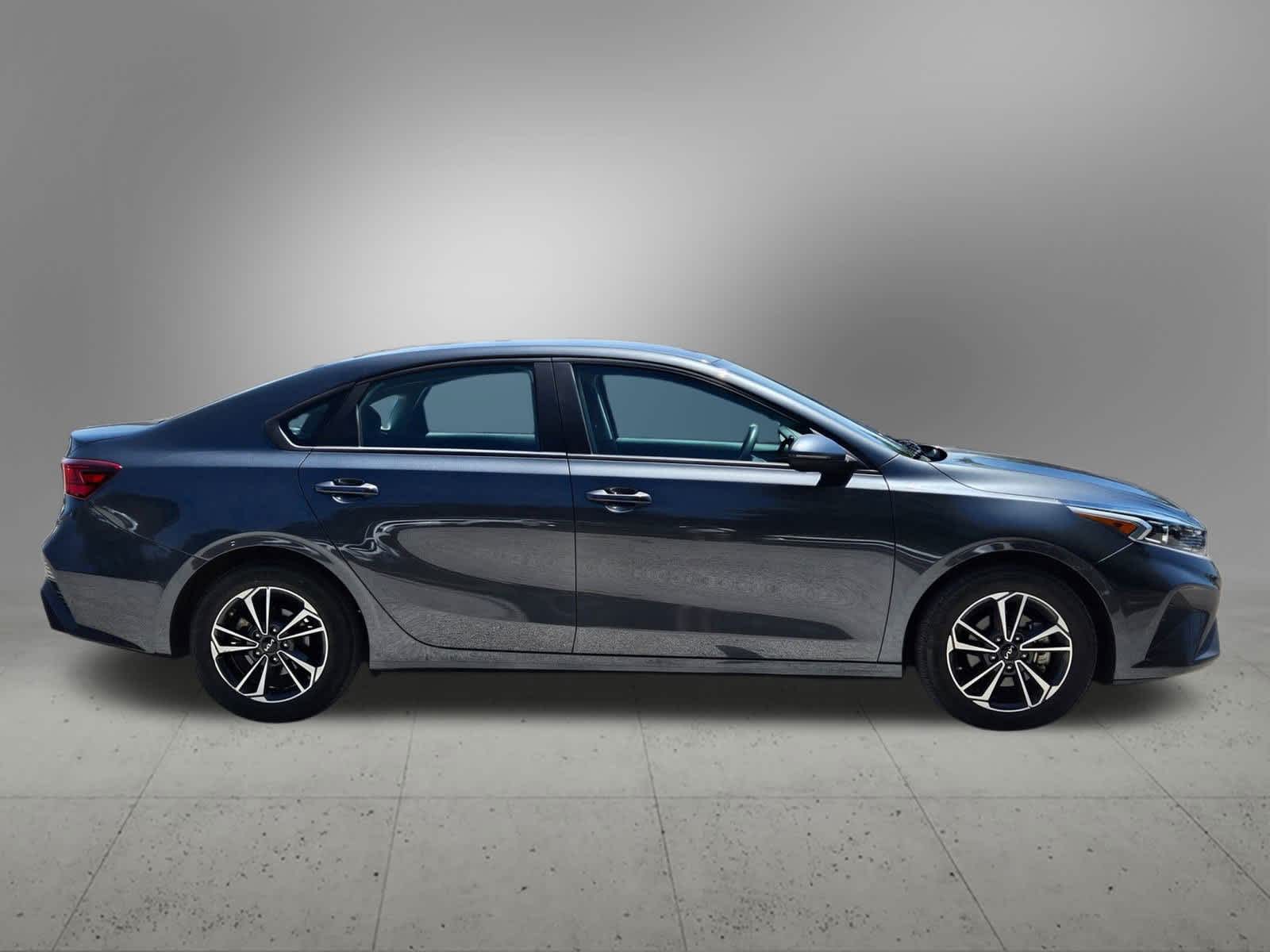 Thumbnail: 2023 Kia Forte - 6