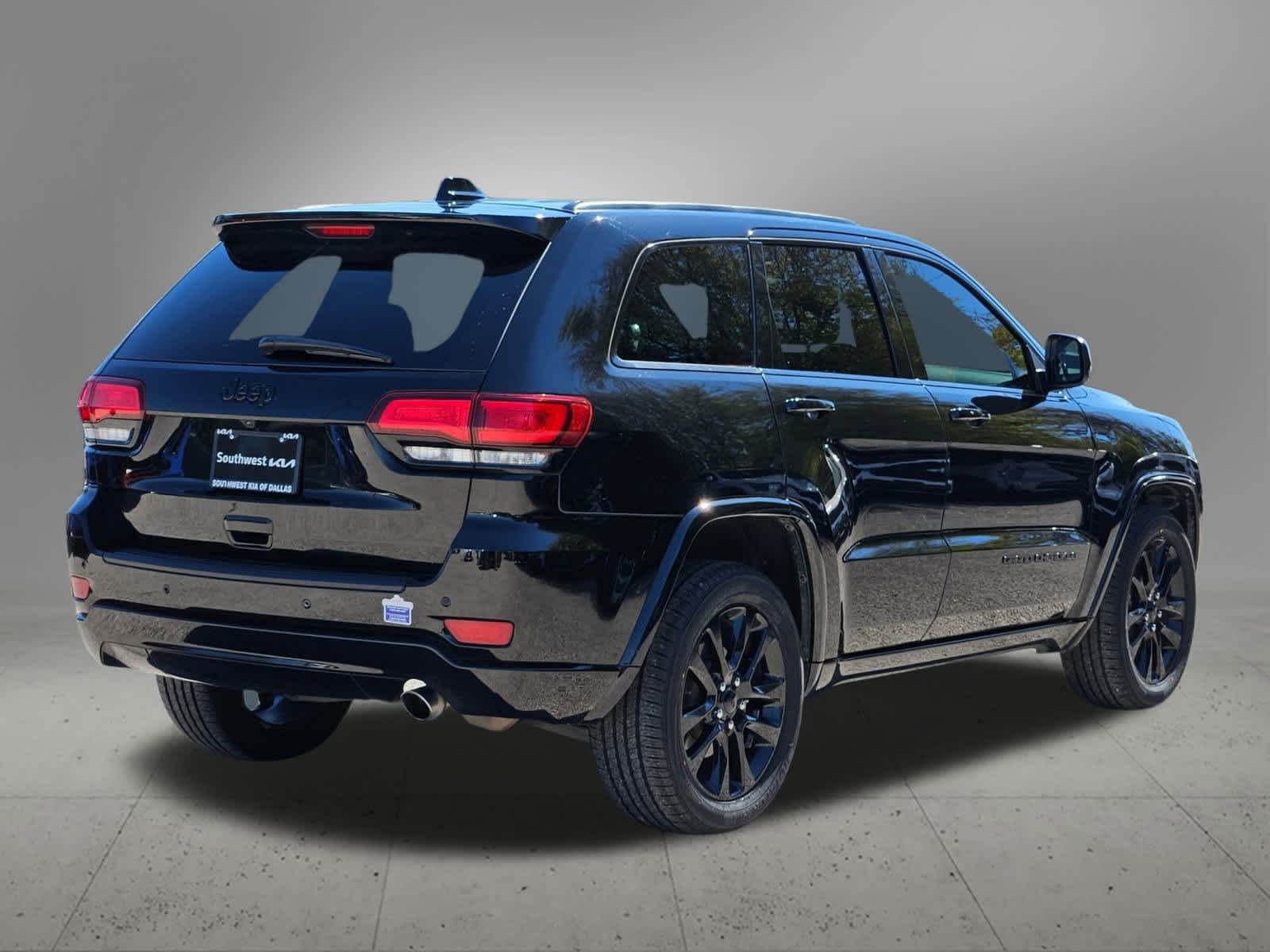 Thumbnail: 2023 Jeep Grand Cherokee - 5
