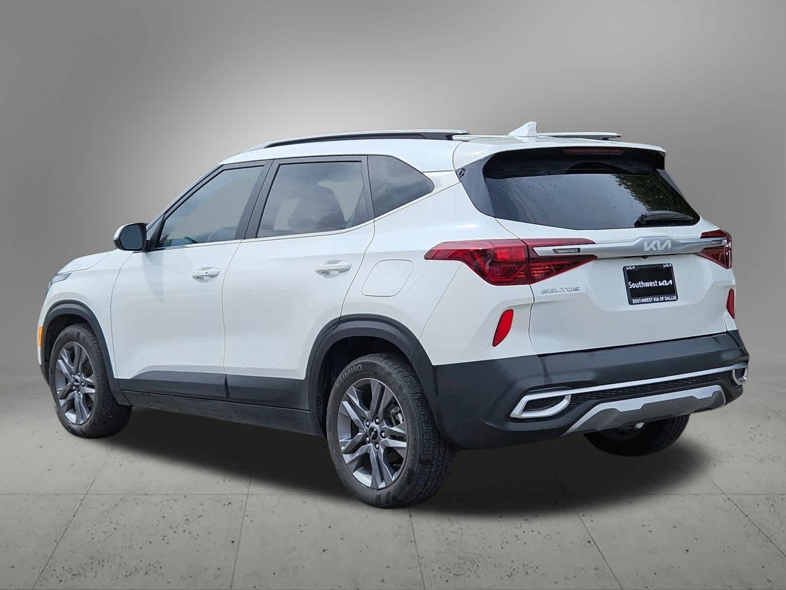 Thumbnail: 2023 Kia Seltos - 4