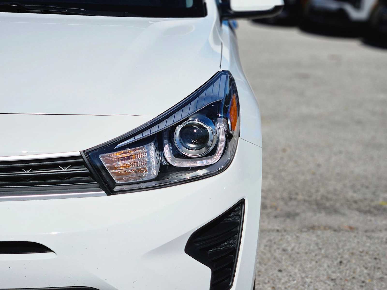 Thumbnail: 2023 Kia Rio - 11