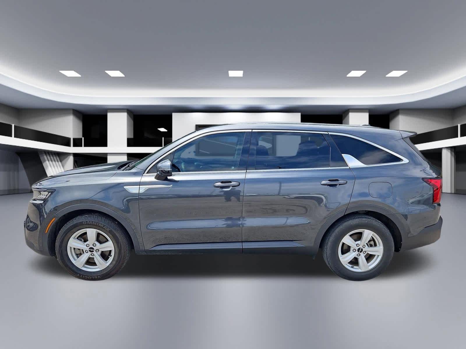 Thumbnail: 2022 Kia Sorento - 3